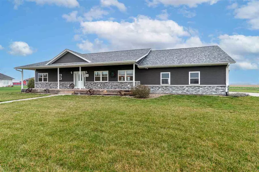 204 E Marshall St, Wayland, IA 52654