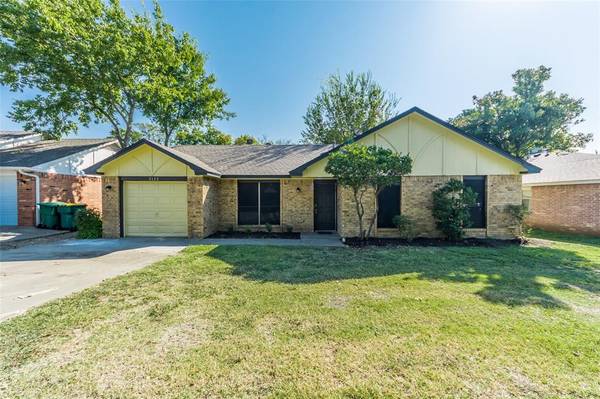 2122 Mesa Wood Drive, Glenn Heights, TX 75154