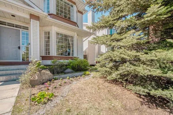 Calgary, AB T2Z 2L9,104 Mt Lorette Close SE