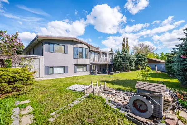 Calgary, AB T2N 3W4,2945 Toronto CRES NW