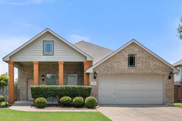 4302 Meadow Bend Court,  Mansfield,  TX 76063