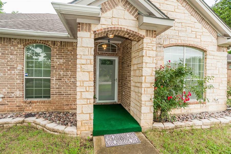 2527 Everton Drive, Lancaster, TX 75134