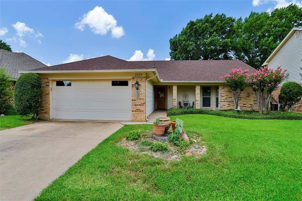 3229 Princess Street, Bedford, TX 76021