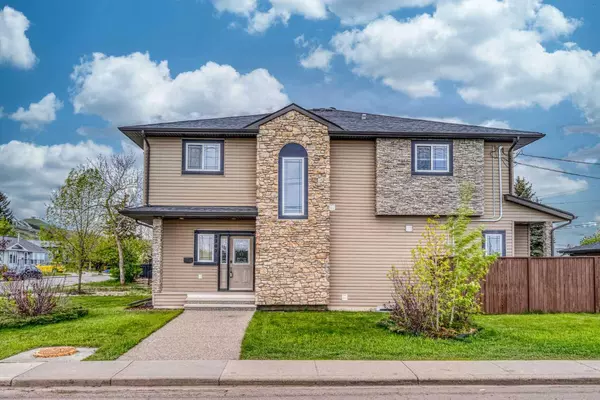 Calgary, AB T3B 2J7,3707 69 ST NW