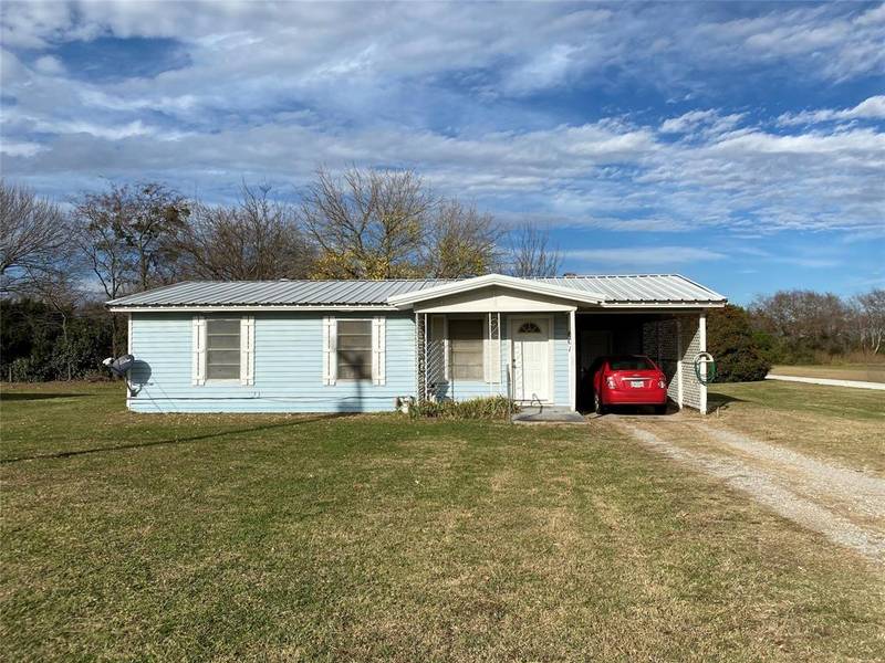 801 W Bells Boulevard, Bells, TX 75414