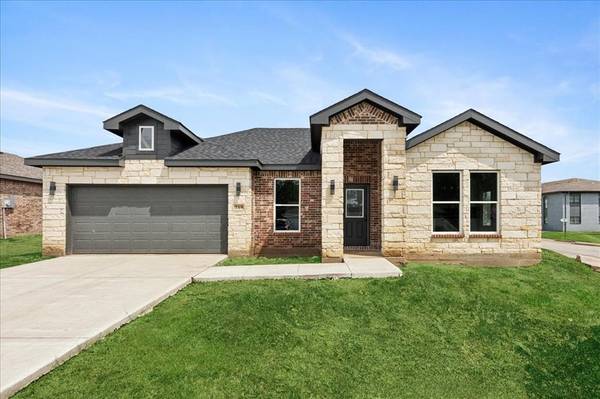 719 W Palestine, Hutchins, TX 75141