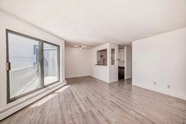 Calgary, AB T2E 0N4,607 7 AVE NE #402