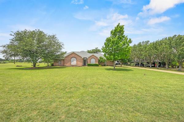 2111 Bois D Arc Lane,  Midlothian,  TX 76065