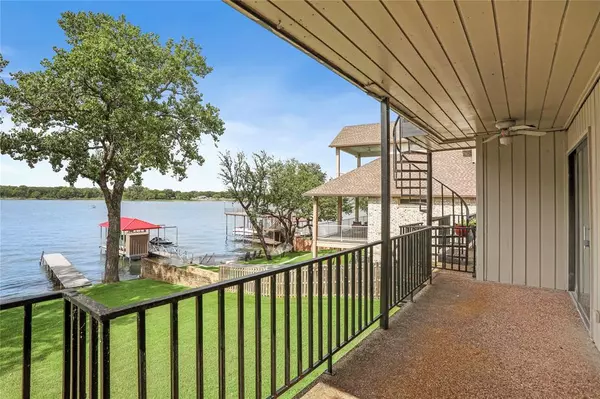 388 Driftwood Court #2B,  Azle,  TX 76020