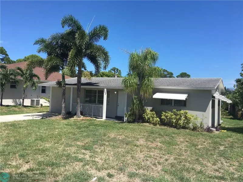 6692 Westview Dr, Lake Worth, FL 33462