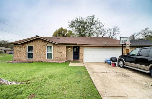 2301 May Lane,  Grand Prairie,  TX 75050