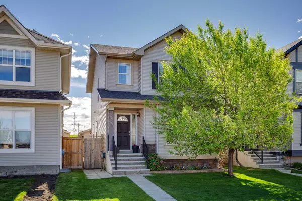 Calgary, AB T3M 0S2,332 Cranberry CIR SE