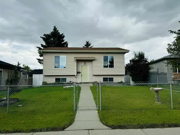 Calgary, AB T3J 2B4,352 Falshire WAY NE