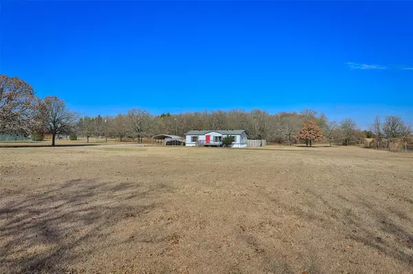 Whitesboro, TX 76273,313 Hogan Lane