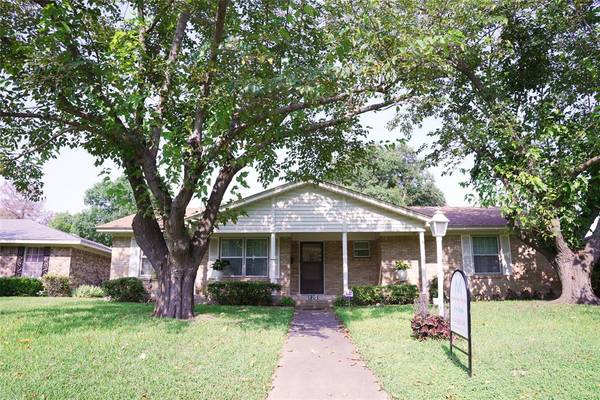 126 N Forest Lane, Duncanville, TX 75116