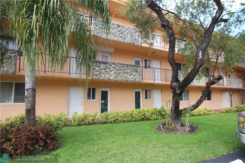 Sunrise, FL 33313,5950 Del Lago Cir  #115