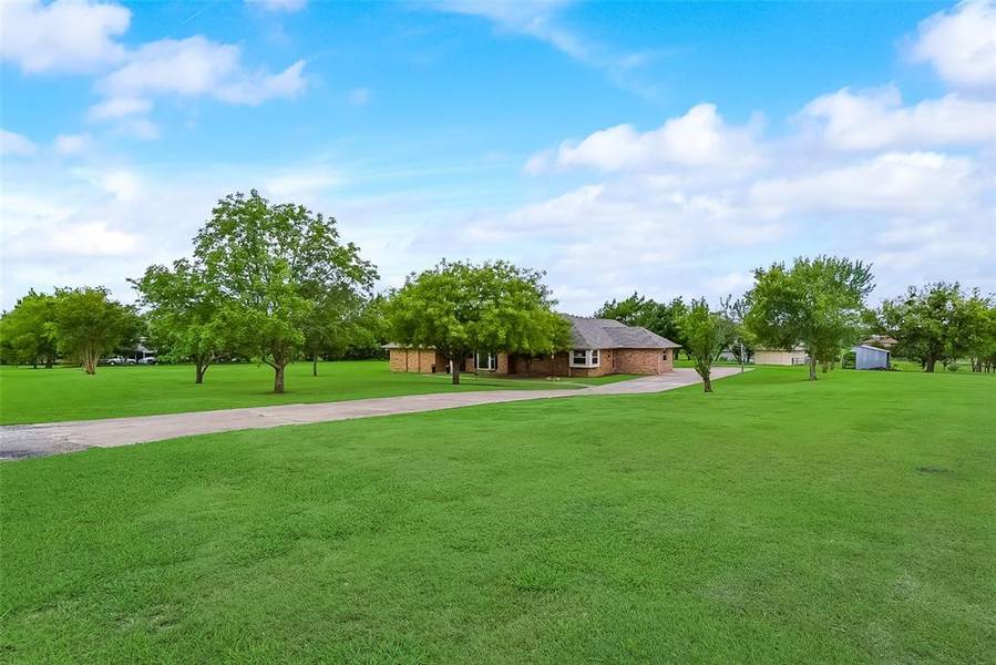 16424 Hilltop Lane, Forney, TX 75126