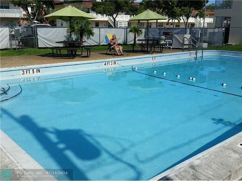 Dania Beach, FL 33314,5377 SW 40th Ave  #204