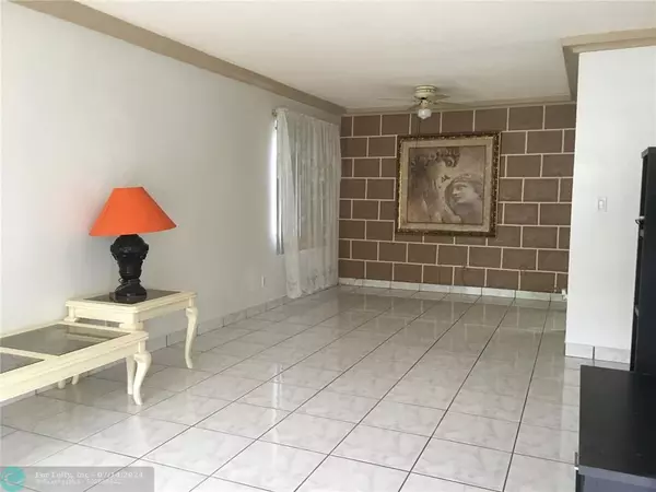 Dania Beach, FL 33314,5375 SW 40th ave  #105