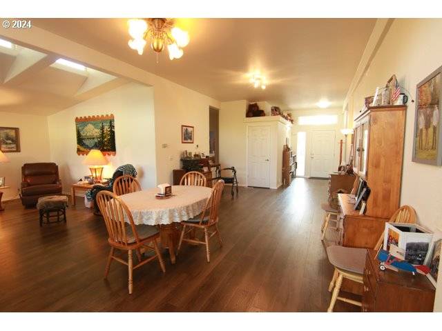 Cottage Grove, OR 97424,122 ANDREW DR
