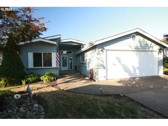 122 ANDREW DR, Cottage Grove, OR 97424