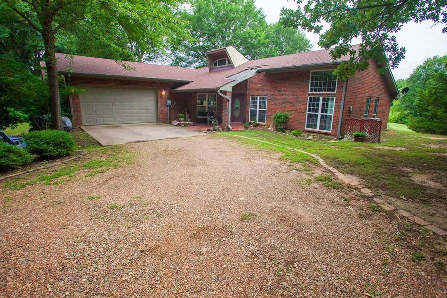 9955 Northpark Drive, Bonham, TX 75418