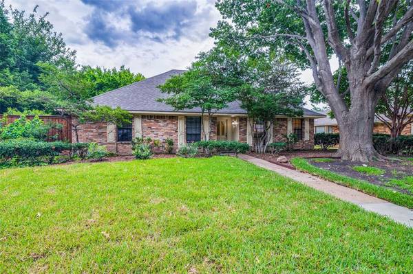 2416 Daybreak Trail,  Plano,  TX 75093