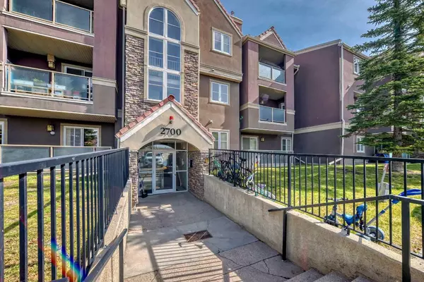 Calgary, AB T3A 3Y5,2712 Edenwold HTS NW #12