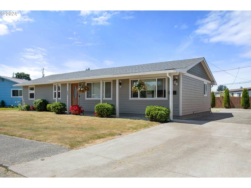 463 N 13TH ST, Reedsport, OR 97467