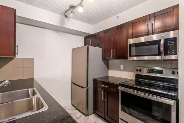 Calgary, AB T2X 2B9,81 Legacy BLVD SE #1426