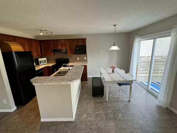 Calgary, AB T3H 5S1,109 Cougar Plateau Mews SW