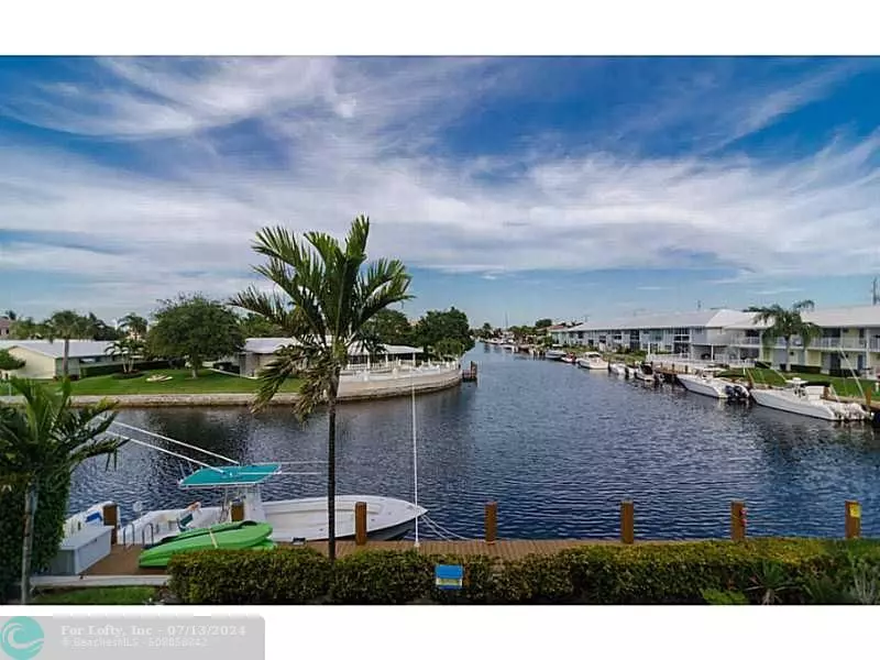 2301 NE 36th St  #201, Lighthouse Point, FL 33064