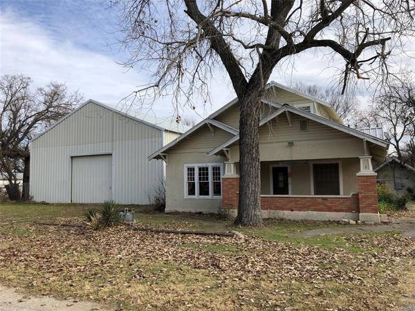 313 S Oak Street, Boyd, TX 76023