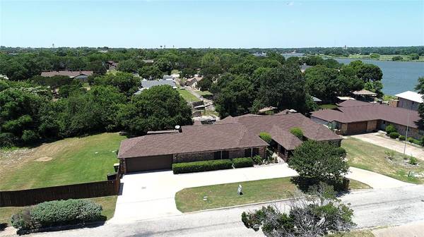 1824 N Harbor Court, Granbury, TX 76048