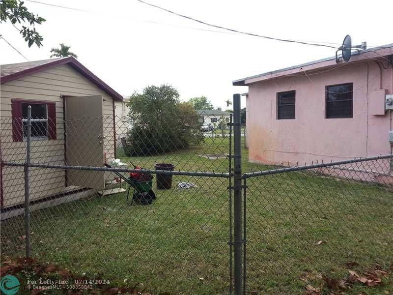 Miami, FL 33150,1071 LITTLE RIVER DR
