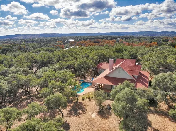 2471 Oak Run Drive, Wimberley, TX 78676