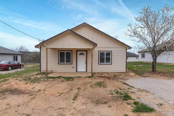 602 Ray Street, Bowie, TX 76230