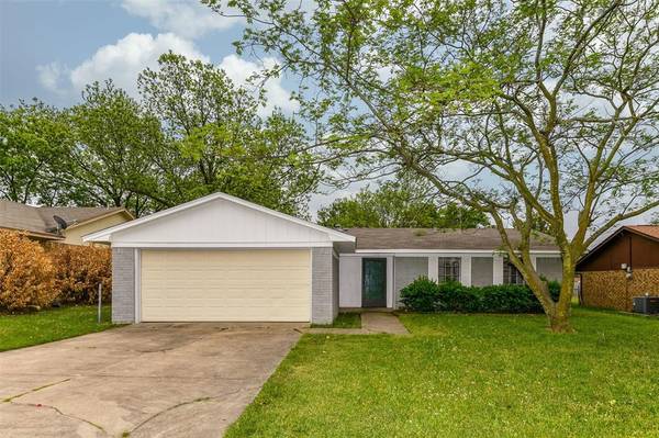 2805 Linda Drive, Ennis, TX 75119