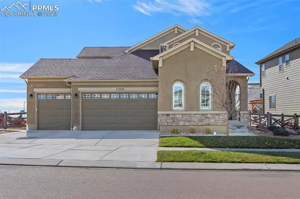 7208 Rim Bluff LN, Colorado Springs, CO 80927