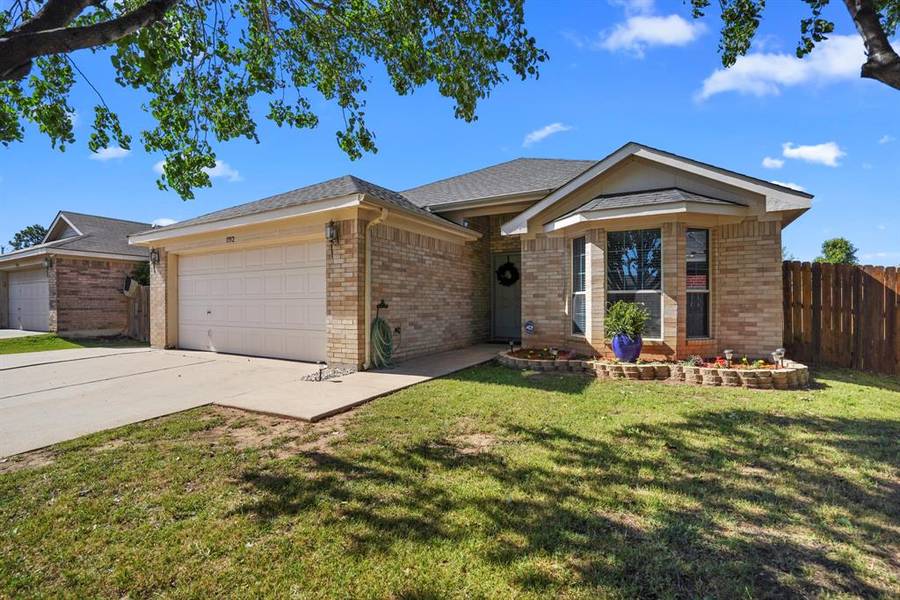 1352 Meadowbrook Lane, Crowley, TX 76036