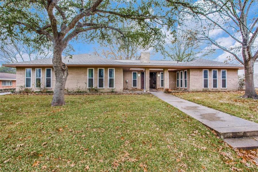 1908 Nancy Lea Drive, Bonham, TX 75418