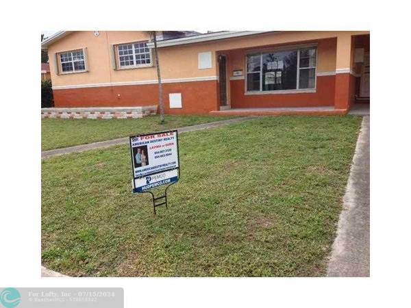 19522 NW 7 CT,  Miami,  FL 33169