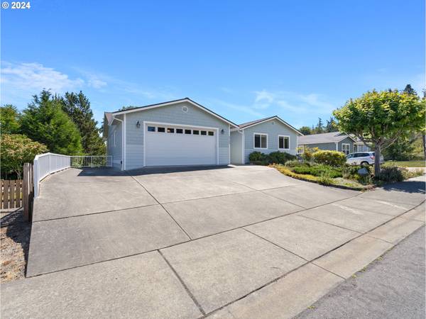 2705 H AVE,  Anacortes,  WA 98221