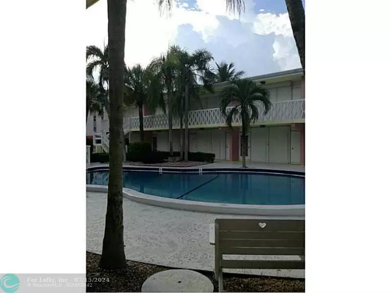 4630 Poinciana St  #1J, Lauderdale By The Sea, FL 33308