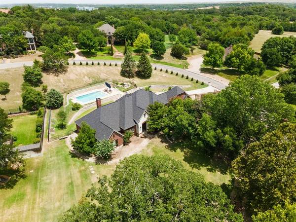 1555 Hunterglenn Drive,  Aledo,  TX 76008