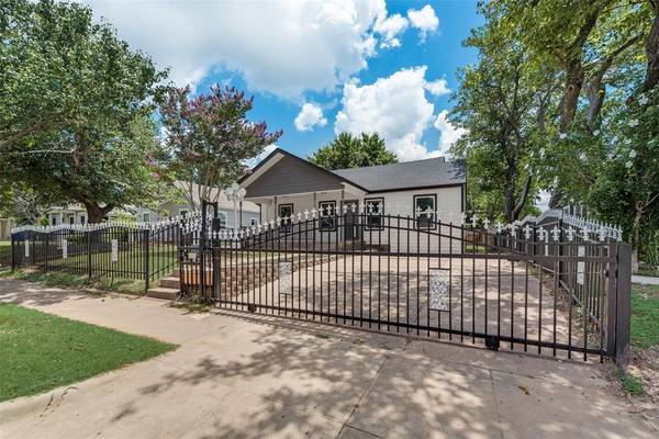 3206 Aster Street,  Dallas,  TX 75211