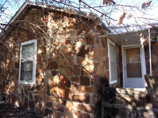 708 E Church Street,  San Saba,  TX 76877