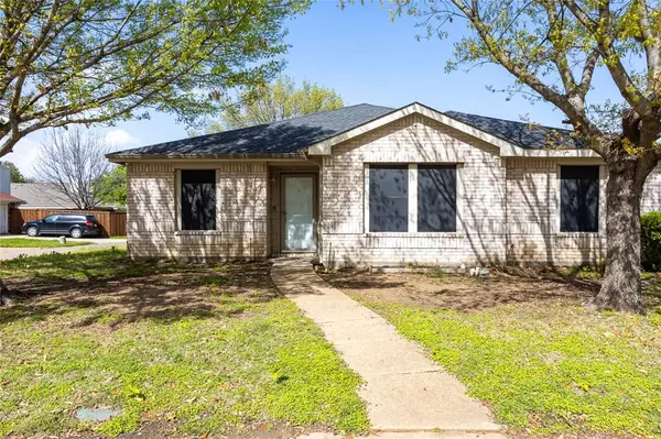 2551 Bishop Allen Lane, Dallas, TX 75237