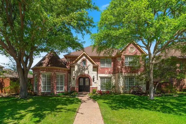 Dallas, TX 75287,4919 Holly Tree Drive