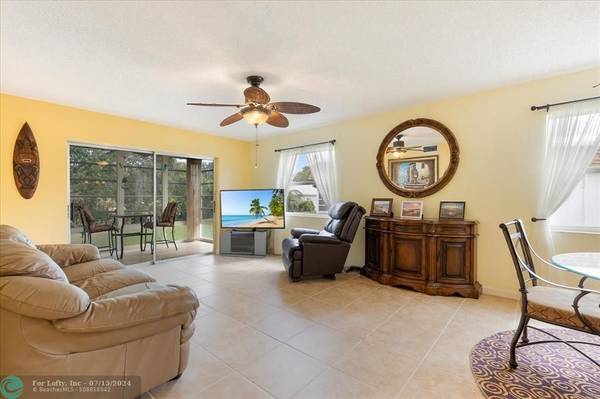 Stuart, FL 34996,2950 SE Ocean Boulevard  #10-6